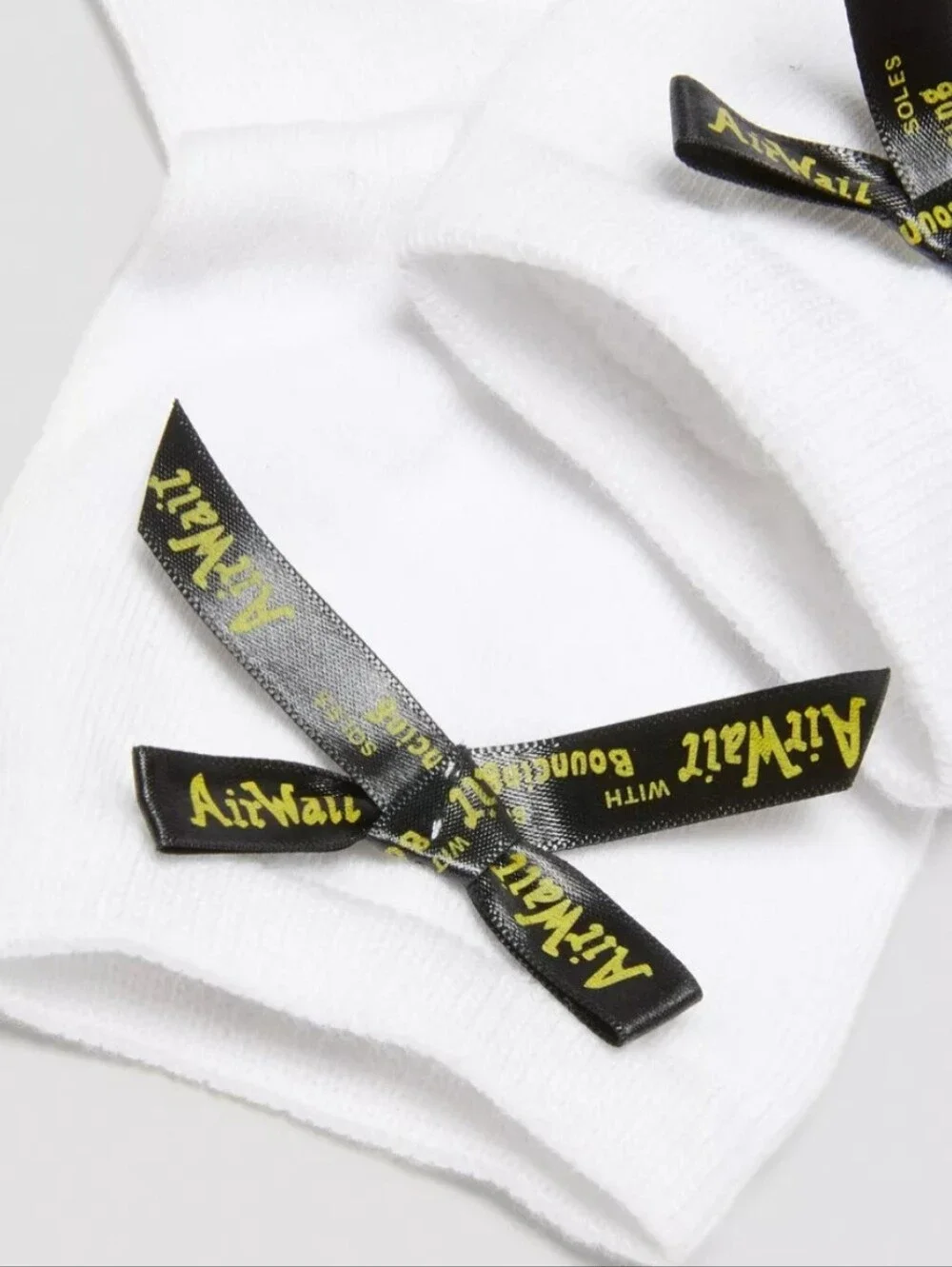 NWT Women's Dr. Martens Ankle Bow Socks